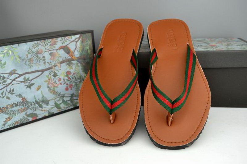 Gucci Slippers Woman--124